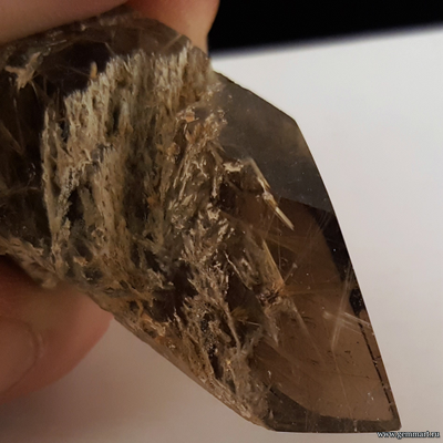 Дымчатый кварц с включениями рутила и хлорит-серицитового сланца. Россия. 57*24*23мм