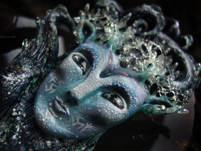 "Луми - Сердце Льдов", коллекционная брошь в стиле фентези