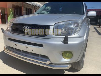 Защита переднего бампера двойная d60/42 для Toyota Rav4 (2000-2005)