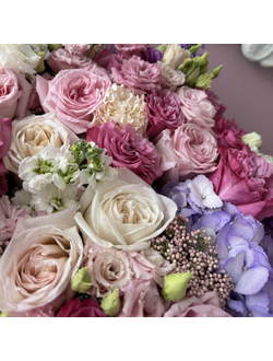 ОГРОМНАЯ КОРЗИНА С ЦВЕТАМИ №33