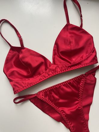 Gigi red silk