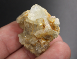 Топаз, сросток кристаллов, Россия, Забайкальский край (34*32*20 мм, 23,6 г) №36064