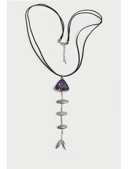 (АРТИКУЛ: 9333/21) КОЛЬЕ ЖЕНСКОЕ, КРУПНАЯ ПОДВЕСКА "РЫБА", СЕРЕБРИСТЫЙ МЕТАЛЛ, ТЕМНО-СИРЕНЕВЫЙ КРИСТАЛЛ, НА ЧЕРНОМ ДВОЙНОМ ШНУРКЕ