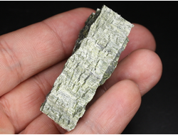 Хризотил-асбест "экстра", необработанный образец, Россия, КЧР, Урупский район, Беденский массив, м-ние Мощевая балка (47*24*17 мм, 31 г) №29895