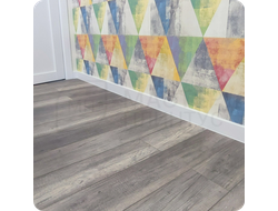 Плинтус ХДФ Dollken Cubu Flex Life 100мм Х 2,5 м 1013/5012 Белый в интерьере 3