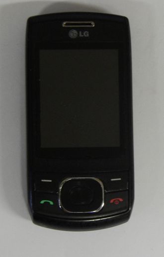 Неисправный телефон LG-GU230 (нет АКБ, не включается)