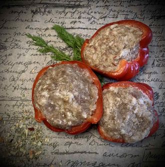 Перец фаршированный мясной половинки