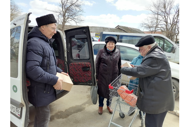 вторая поездка 16 марта на Гагарина и вещи с продуктами в Красный Крест