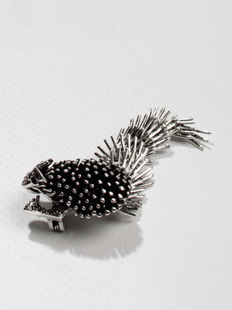 Брошь "Панголин" белый металл