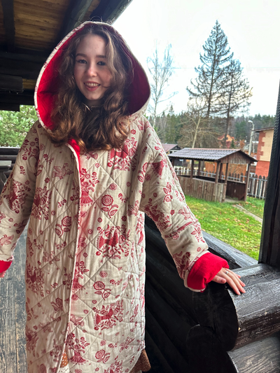 Стеганое пальто "Родное тепло" с капюшоном