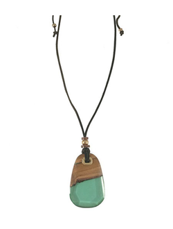 (АРТИКУЛ: 8990/02) КОЛЬЕ ЖЕНСКОЕ, КРУПНАЯ ПОДВЕСКА, ЦВЕТ КОРИЧНЕВО-ИЗУМРУДНЫЙ, ЮВЕЛИРНЫЙ ПЛАСТИК, ЗОЛОТИСТЫЙ МЕТАЛЛ, ТЕМНО-КОРИЧНЕВЫЙ ШНУРОК