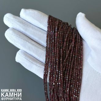 Гранат альмандин кубик 2 мм, цена за нить 19 см