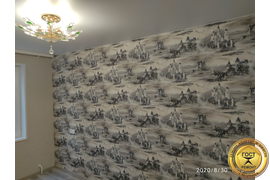 Косметический ремонт комнаты в Мурманске - Поклейка обоев, укладка ламината, натяжной потолок, дверь