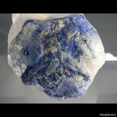 Дюмортьерит в кварце. Бразилия. 60*30*23мм