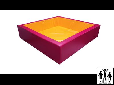Сухой бассейн квадратный без аппликаций красный