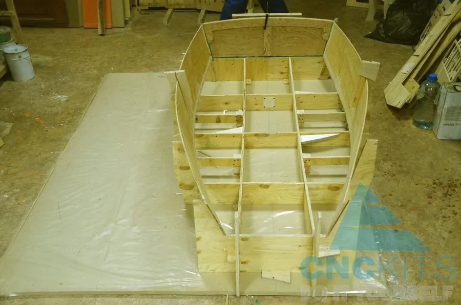 Сборка корпуса яхты Оптимист Фото 4