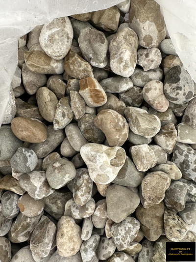 серо-бежевая галька