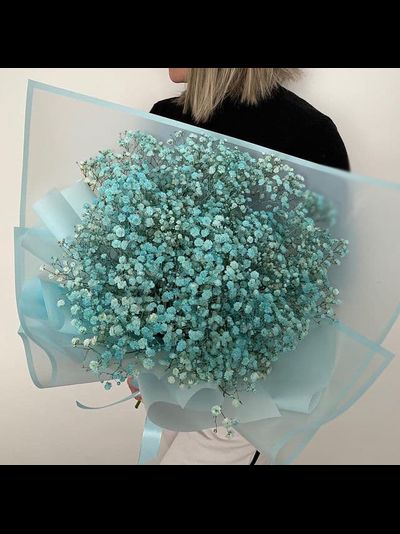 Букет из голубой гипсофилы