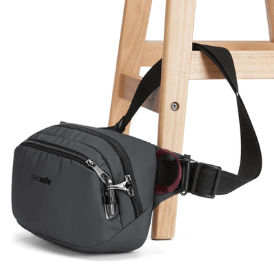 Waist bag pacsafe 2025