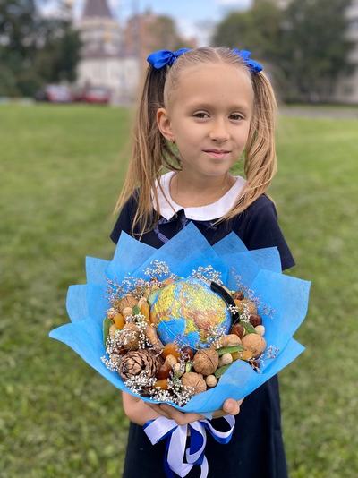 Букет "Первый звонок" из орехов и сухофруктов