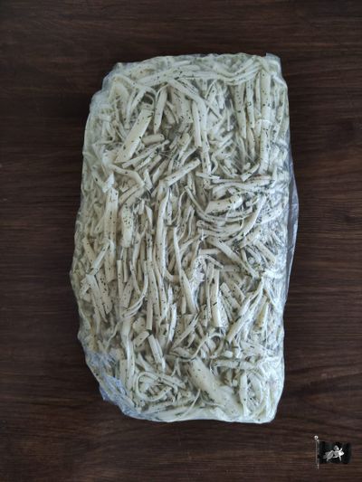 Сыр ТМ ФЕРМЕРСКИЙ "ПАУТИНКА" белый с укропом (Сырный продукт)