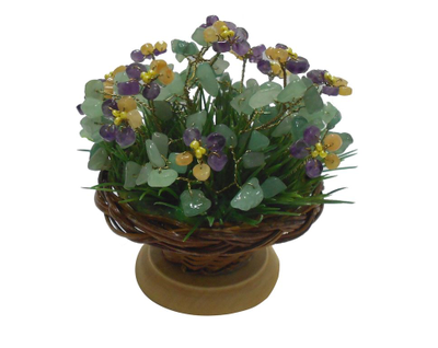 Букет из самоцветов в корзинке