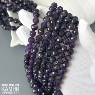 Аметист 7,7-8,2 мм огранка ромб тёмный, цена за нить 19 см