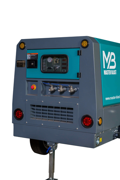 Винтовой компрессор Master Blast MB210D+AC (дизельный с осушителем)