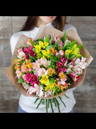 Букет альстромерий