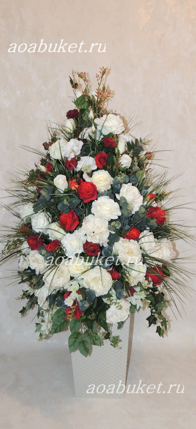 Композиция из искусственных цветов Бело красная "Очарование" напольная  № НП004