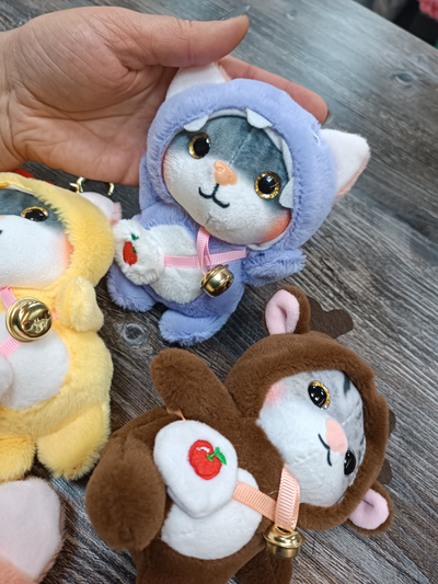 Брелок "Котенок в костюме"12 см В Ассортименте