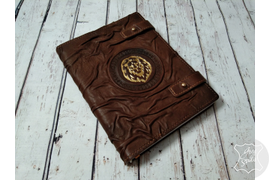 кожаный ежедневник из жатой кожи с золотым тиснением головы льва