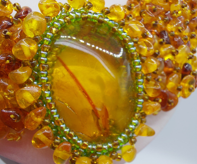 Колье из Чешского бисера и натурального янтаря 11014
