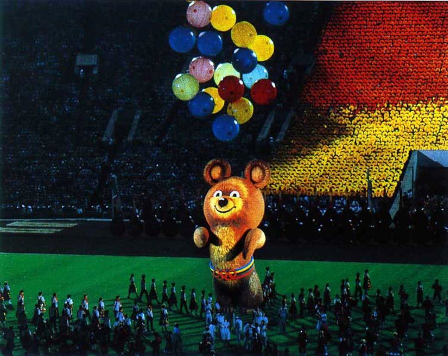 Олимпийский Мишка покидает Москву. Источник: fotoxcom.ru/олимпиада-80-фото