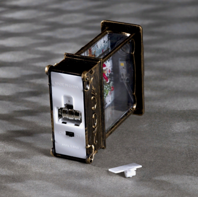 Новогодний фонарик «Ребёнок у ёлки» 7.6 × 13.5 × 3.2 см