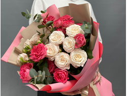 Букет из кустовых и пионовидных роз "Миранда"