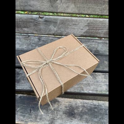 Подарочная коробка GILEV 22х16х8см с наполнителем и декоративной веревкой