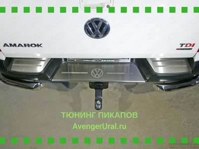 Накладки на задний бампер (лист шлифованный логотип Volkswagen)