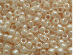 Toho 15 0123 Opaque-Lustered Lt Beige / Глянцевый непрозрачный светло-бежевый