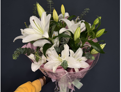 Монобукет из лилий