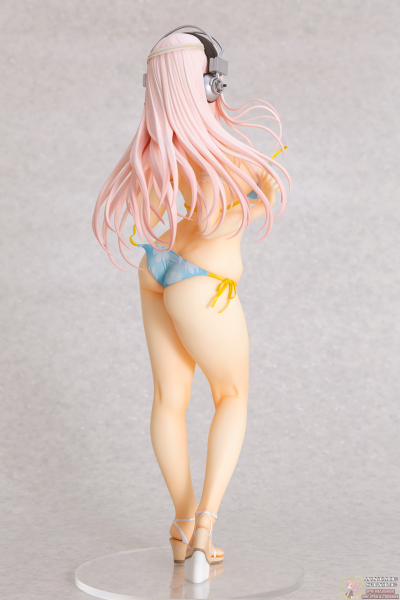 Фигурка 1/4.5 Сонико (Super Sonico Summer Vacation ver.)