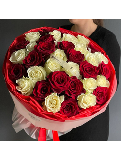 БУКЕТ ИЗ 35 КРАСНЫХ И БЕЛЫХ РОЗ - (АРТ. М76)