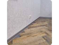 Плинтус ХДФ Dollken Cubu Flex Life 60мм Х 2,5 м 1246 Серебро платина в интерьере 7