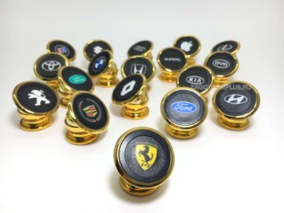 Магнитный держатель для телефона в машину RENAULT (золото)