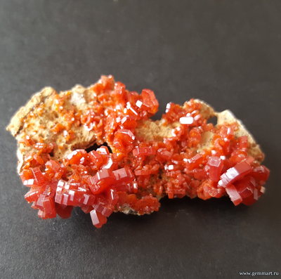 Ванадинит на породе. Марокко. 56*36*14 мм