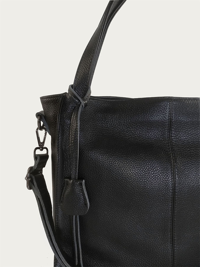 (АРТИКУЛ: 10024/1/82) СУМКА ЖЕНСКАЯ СРЕДНЕГО РАЗМЕРА, НАТУРАЛЬНАЯ КОЖА, ЧЕРНАЯ, С ПЛЕЧЕВЫМ РЕМНЕМ