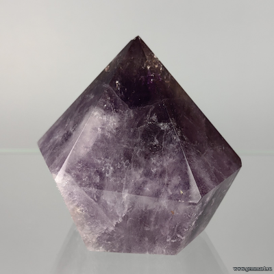 Аметист, обработан в виде кристалла. 75*70*70мм