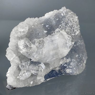 Апофиллит на кварце. Индия.47*34*22мм