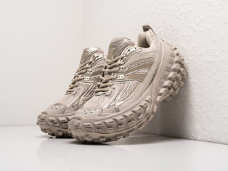 Balenciaga Men's Defender Trainers In Beige
