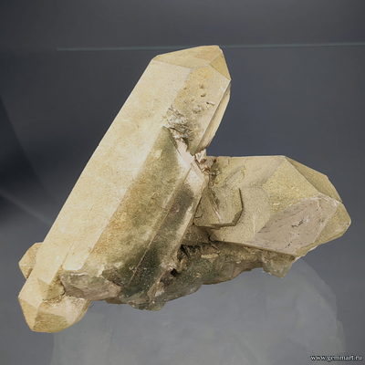 Горный хрусталь с включениями хлорита. Северная Осетия. 58*50*45мм.